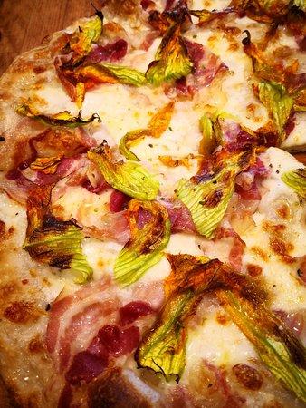 Tipico pizza al taglio