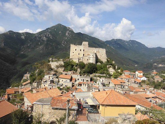 Centro Storico Castelvecchio Di Rocca Barbena