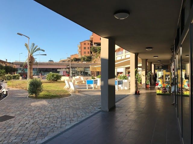 Centro commerciale CavaLegni