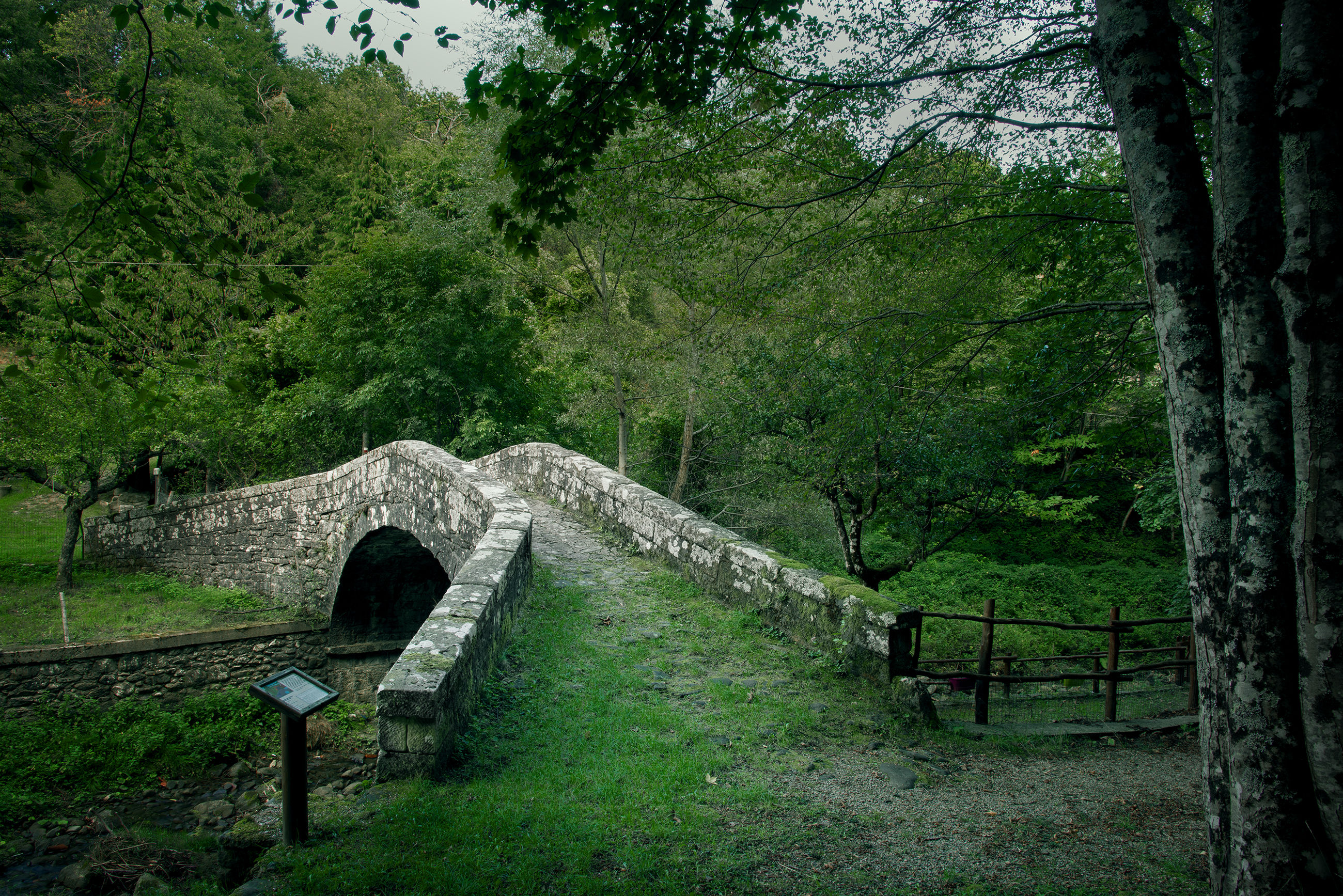 ponte romanico a Serravalle