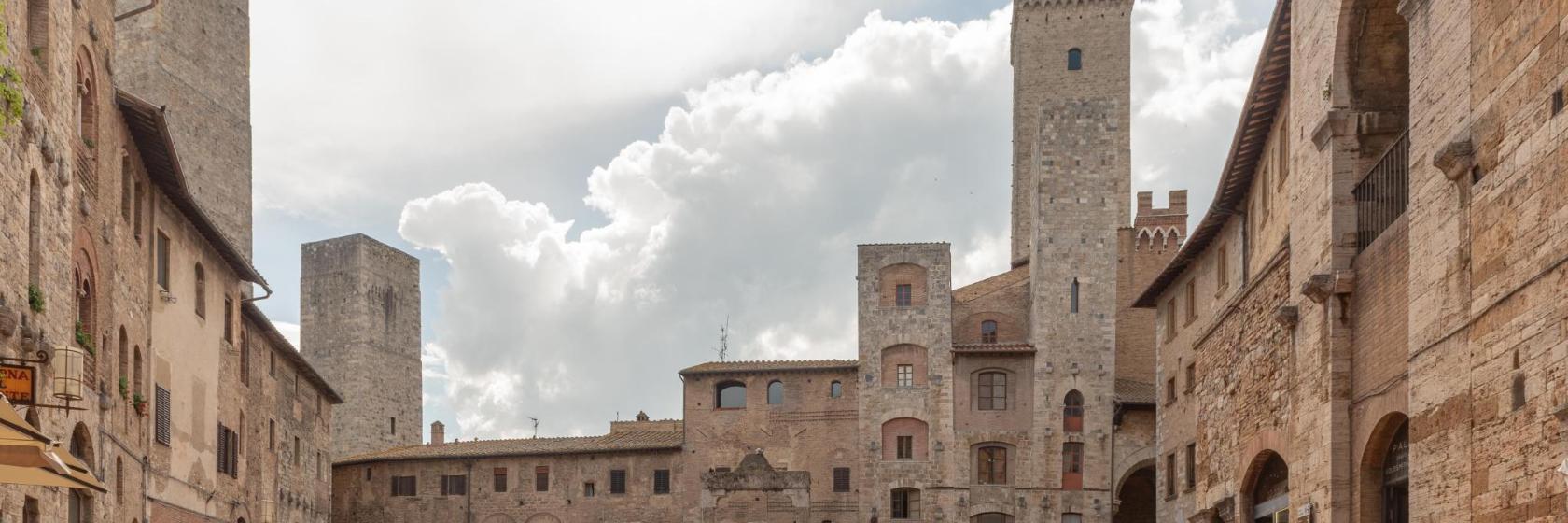 Piazza della Cisterna